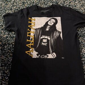 Aaliyah Graphic T-Shirt in Black and Yellow